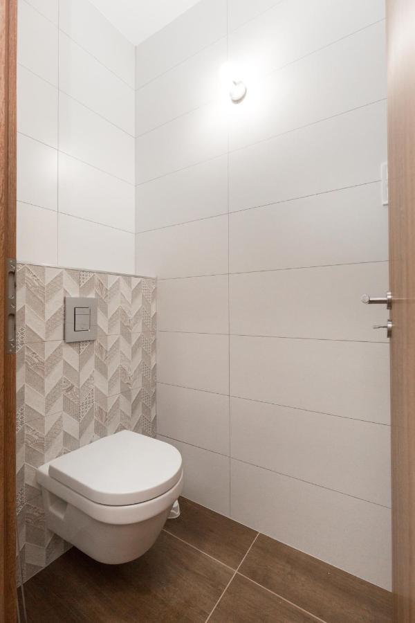 Minimalist Styled Tiny Ap @new York Cafe Apartment Budapest