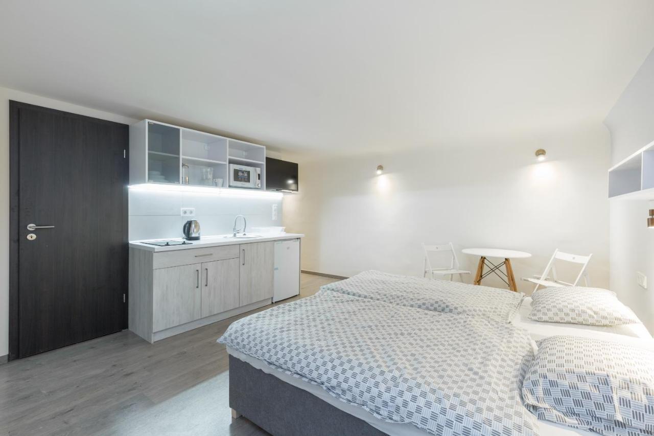Apartamento Minimalist Styled Tiny Ap @new York Cafe Budapest